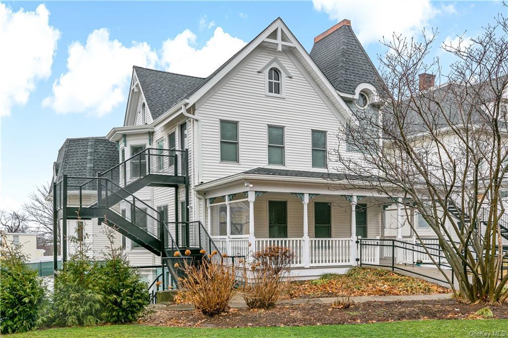 Foto principal - 92 S Highland Ave