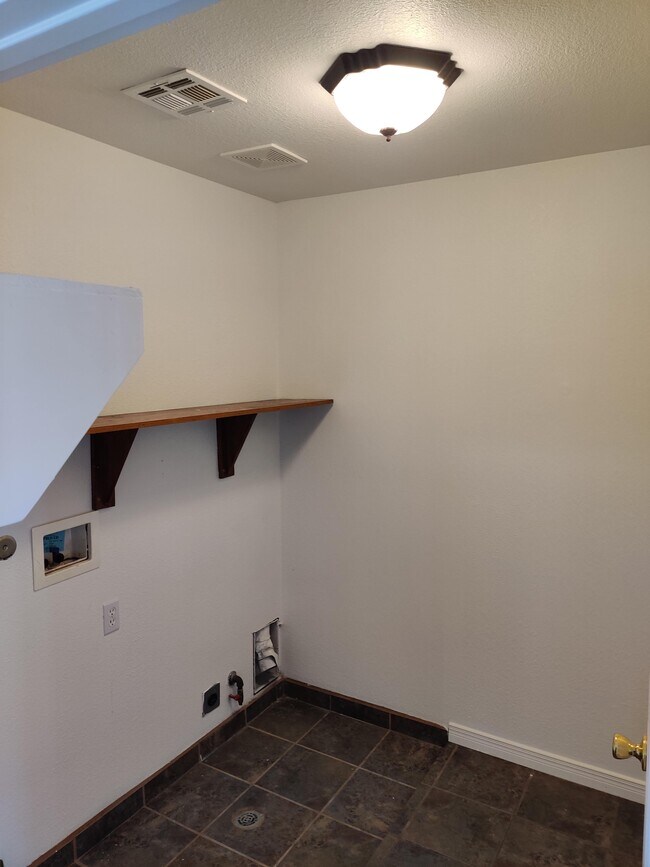 Building Photo - 5280 Morganite Ct