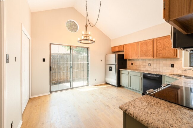 Foto del edificio - 16817 Brookwood