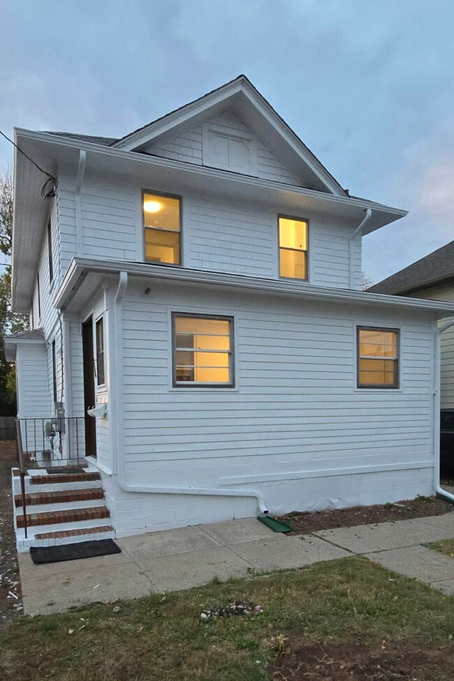 Building Photo - 99 Eastern Ave