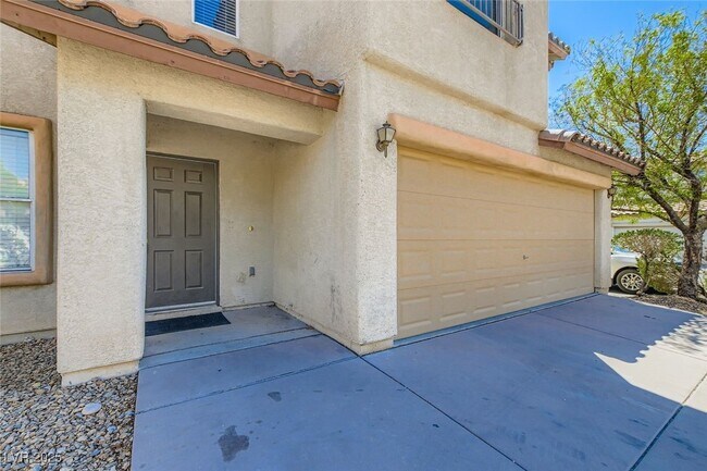 Building Photo - 5986 Ambleshire Ave