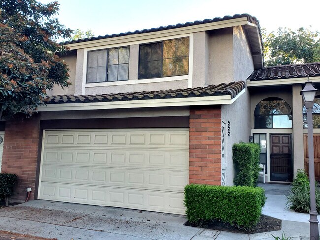 Foto del edificio - 16807 Camden Ln