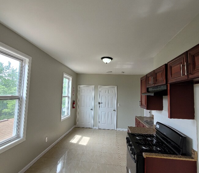 893 Hunterdon St Unit 3, Newark, NJ 07112 Apartments in Newark, NJ