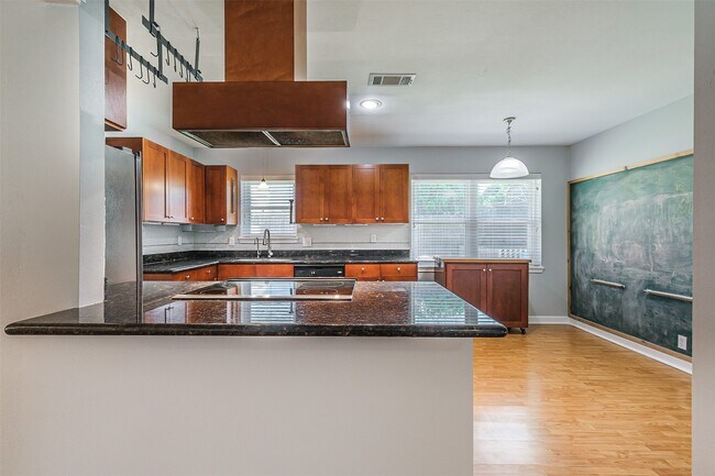 Foto del edificio - 12919 Westella Dr