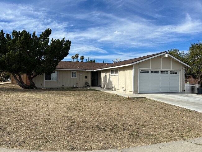 Building Photo - 6139 Lockhurst Dr