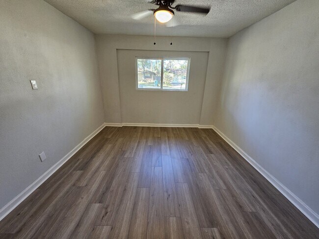 Foto del edificio - 307 Hildred Ave