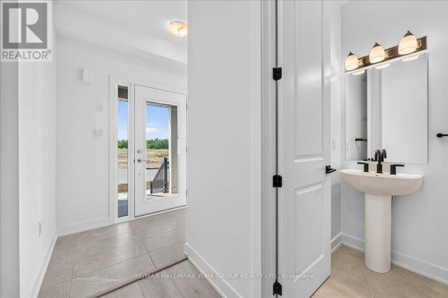 Building Photo - 46 McAush St