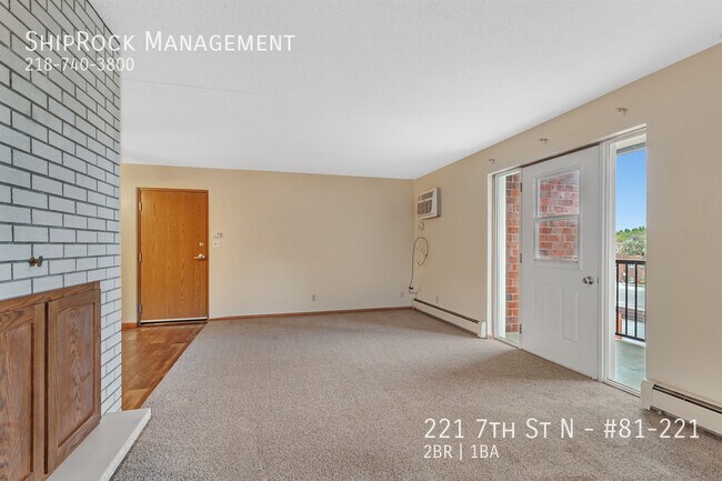 Foto del edificio - 221 7th St N