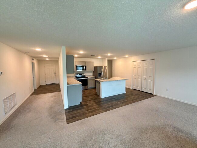 Foto del edificio - 6446 NW Polly Ct