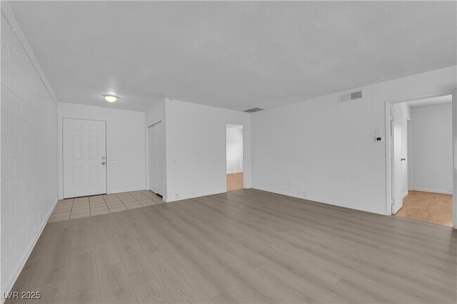 Foto del edificio - 2908 E Poplar Ave