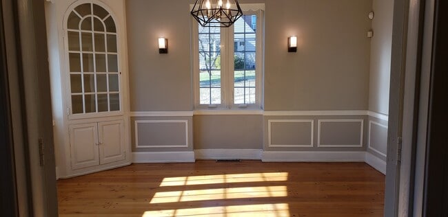 Building Photo - Spacious Tudor-style home in Woodridge DC convenient to Catholic U & Brookland Metro