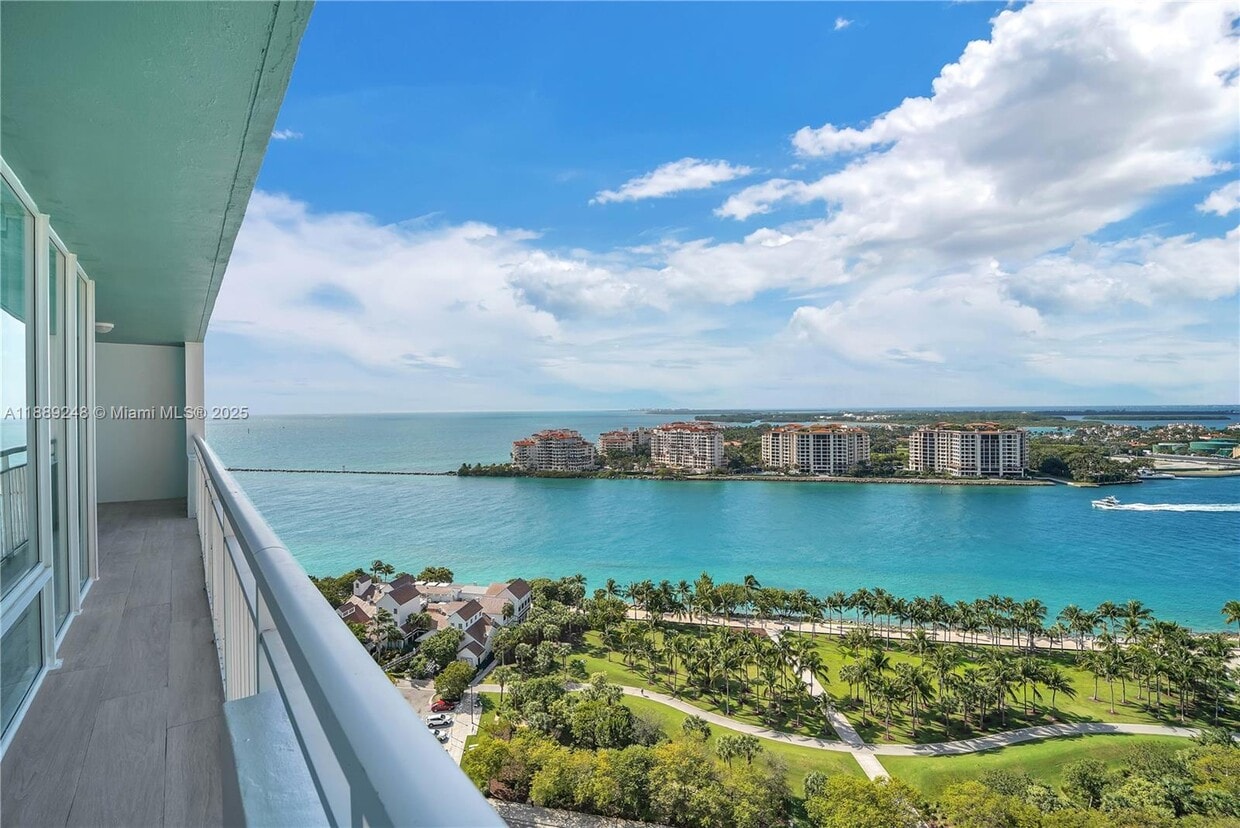Foto principal - 400 South Pointe Dr