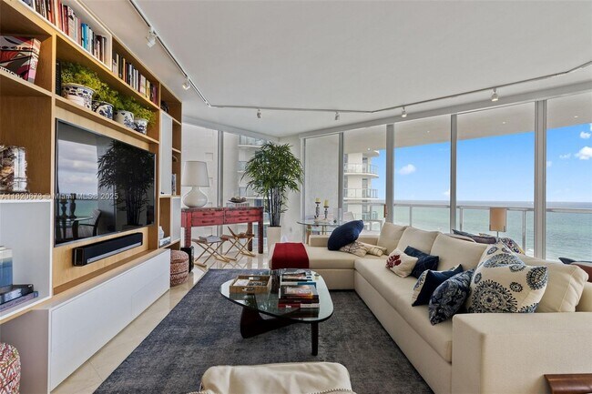 Foto del edificio - 18671 Collins Ave