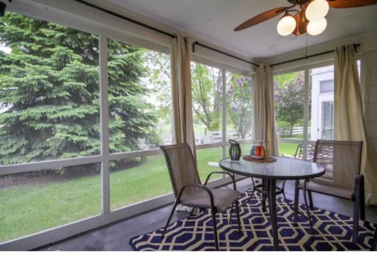 Foto principal - 737 11th St S