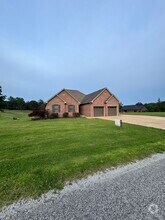 Building Photo - 1600 Rock Hill Rd