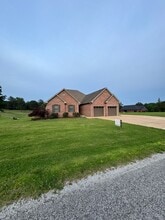 Building Photo - 1600 Rock Hill Rd
