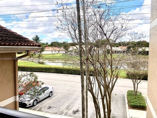 Foto del edificio - 8761 Wiles Rd