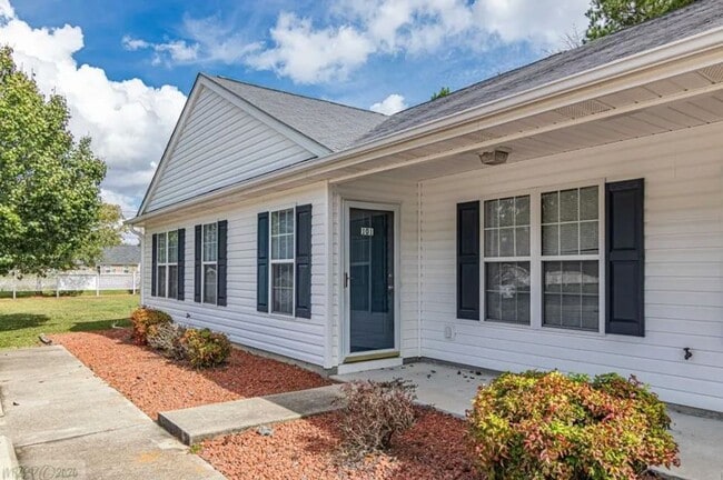 Building Photo - Sheridan Forest Apartments