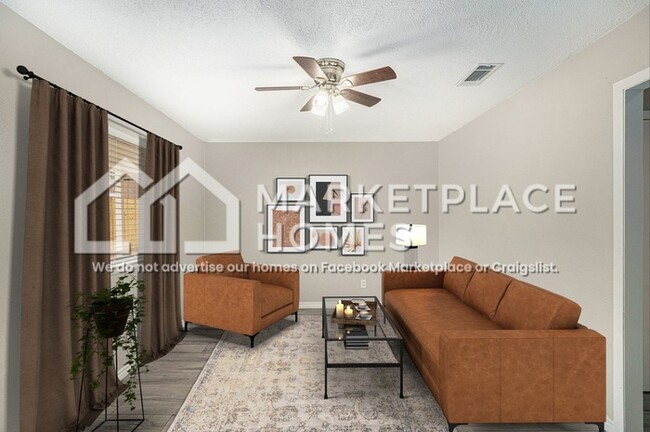 Foto del edificio - 945 Russell Rd