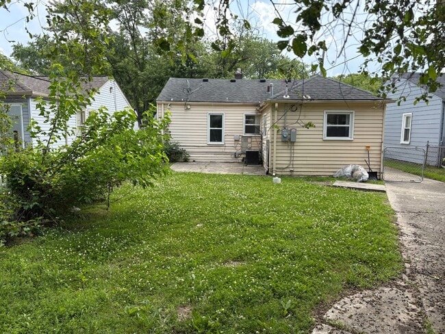 Building Photo - Cozy 2 Bedroom, 1 bath in Warren