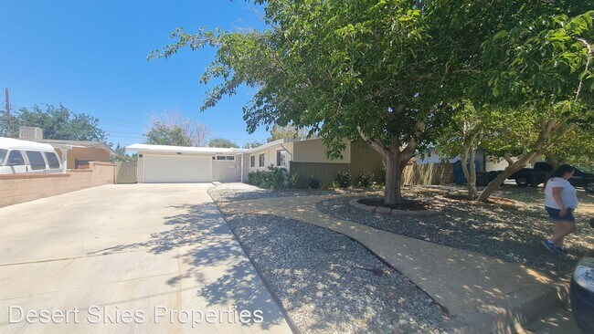 Building Photo - 4 br, 2 bath House - 2025 W Newgrove St