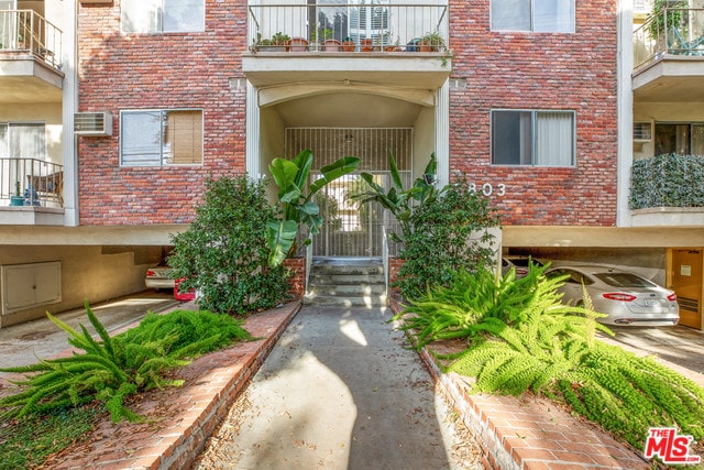 Building Photo - 2803 Arizona Ave