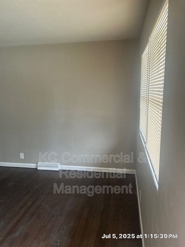 Building Photo - 1705 N Lynn St