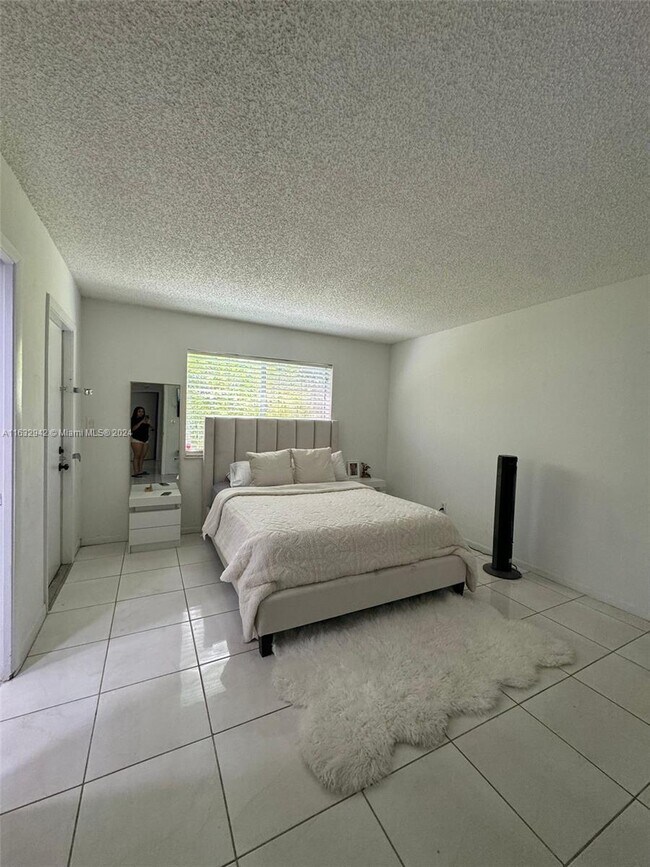 Foto del edificio - 17000 NW 67th Ave