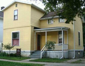 Building Photo - 316 2nd St