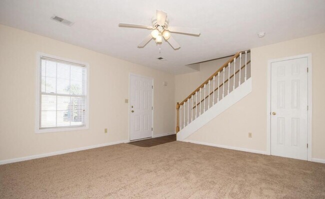 Building Photo - 1100 Richmond Green Dr