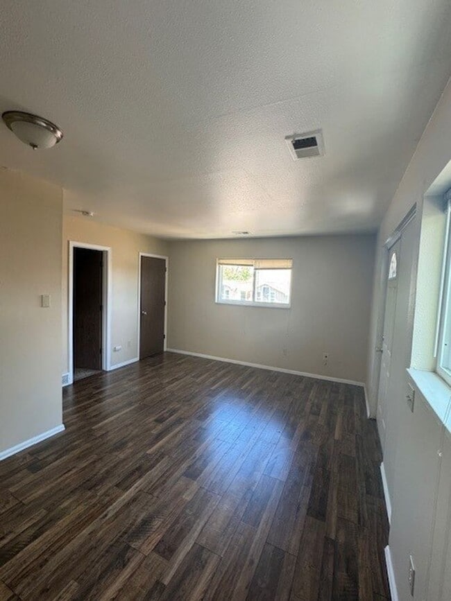 Foto del edificio - 2227 Arapahoe Ave