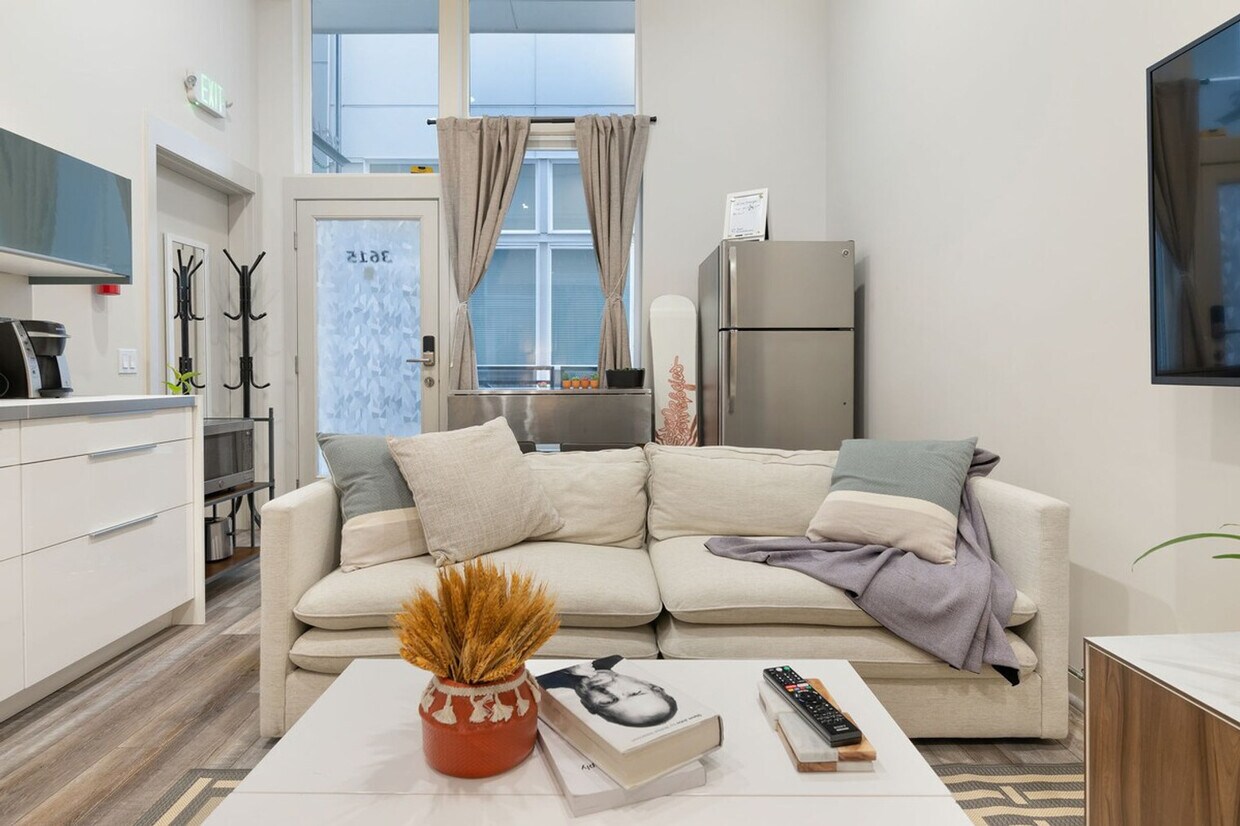 Foto principal - 3615 2nd Ave NW