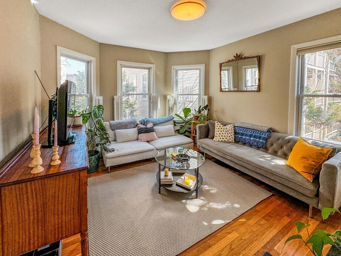 Primary Photo - 30 Soden St