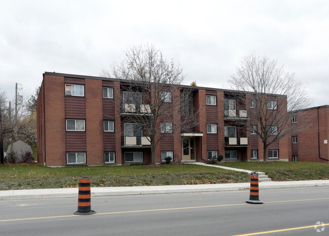 Building Photo - 159 & 161 University Avenue East