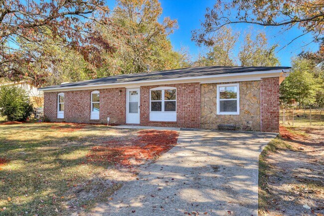 Building Photo - 2508 Blackstone St