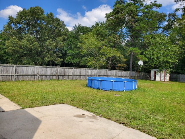 Building Photo - 3939 Crest Dr