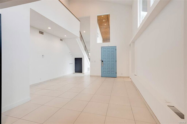 Building Photo - 11354 Sunshine Terrace