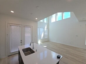 Building Photo - 16518 Amber Patina Ln