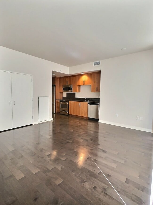 Foto del edificio - Luxury 17th Floor Studio at Axis in Downto...