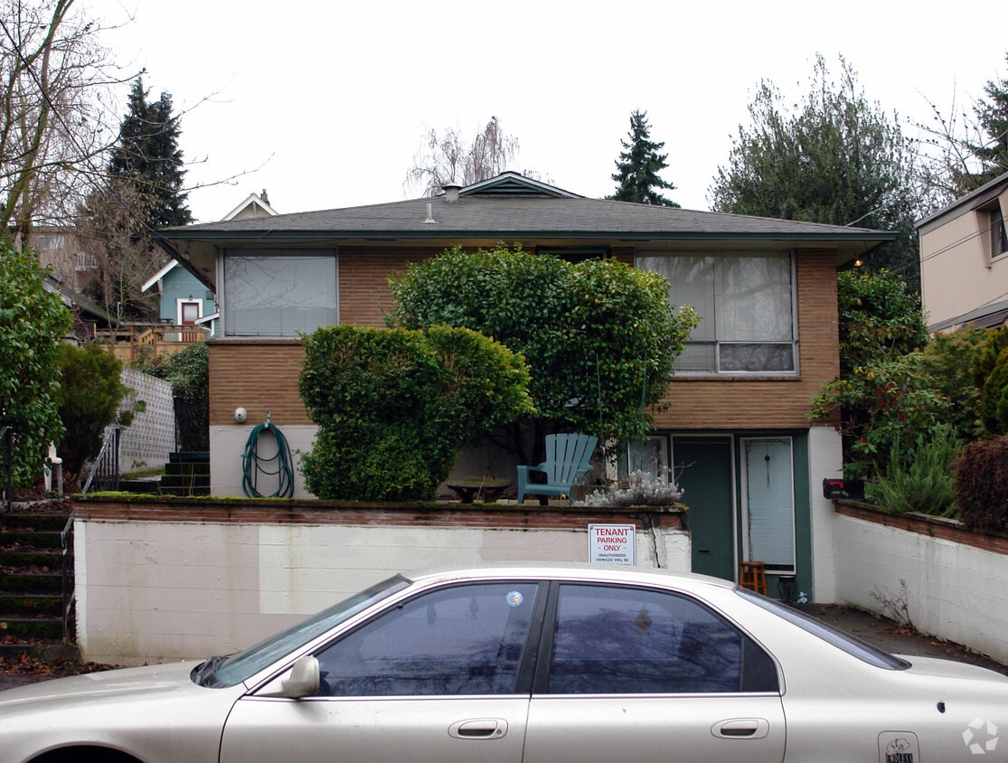 Building Photo - 6533 4th Ave NE