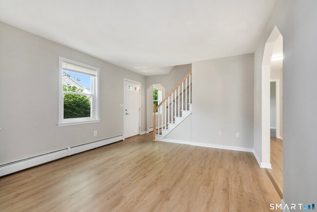 Foto del edificio - 40 Kingsbury Ln