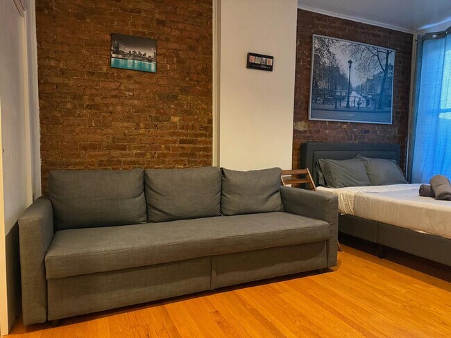 Foto del edificio - 335 E 94th St
