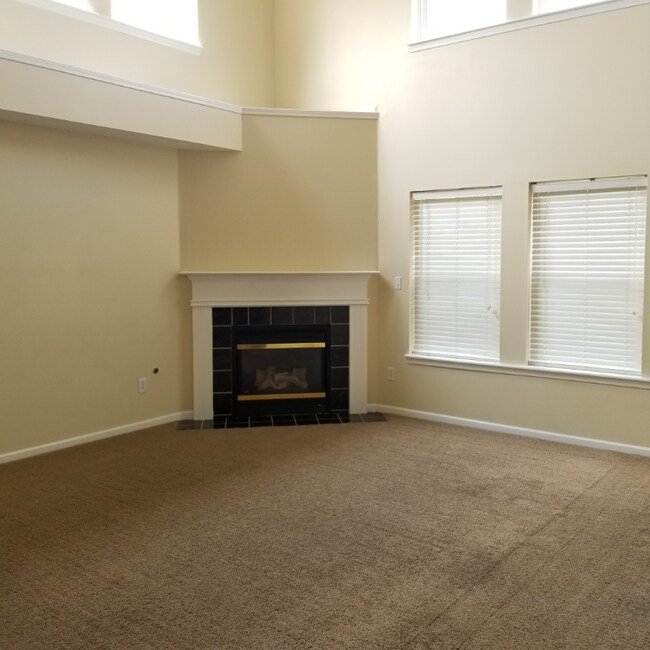 Foto del edificio - 5860 E 126th St