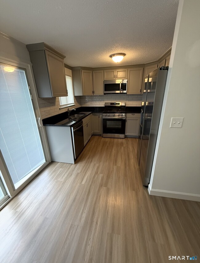 Building Photo - 146 Churchill Dr
