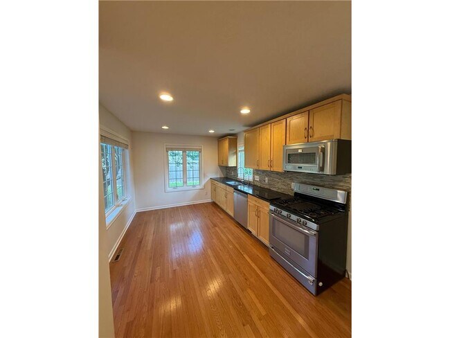 Foto del edificio - 709 Wayzata Blvd E