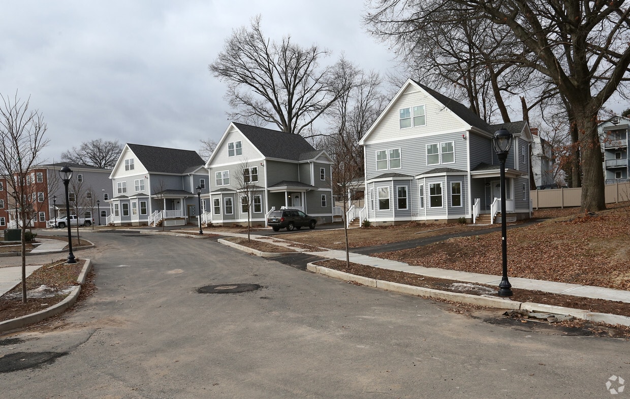 Nelton Court 2471 Main St Hartford CT 06120 Apartments com Nelton Court 2471 Main St Hartford CT 06120 Apartments com
