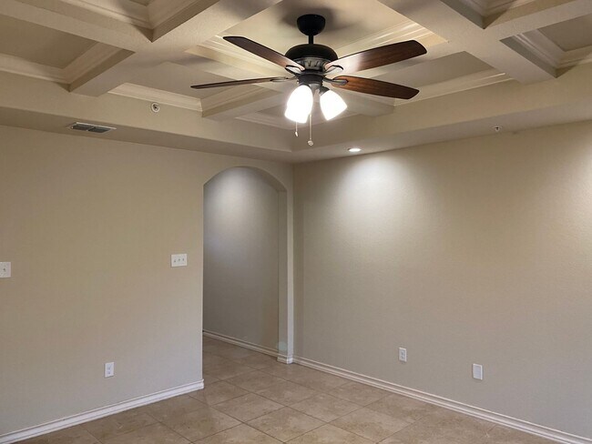 Foto del edificio - 6619 Arancione Ave