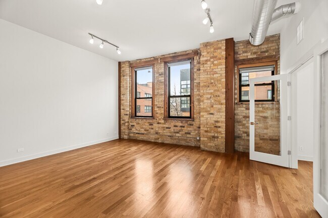 Foto del edificio - 1755 N Damen Ave