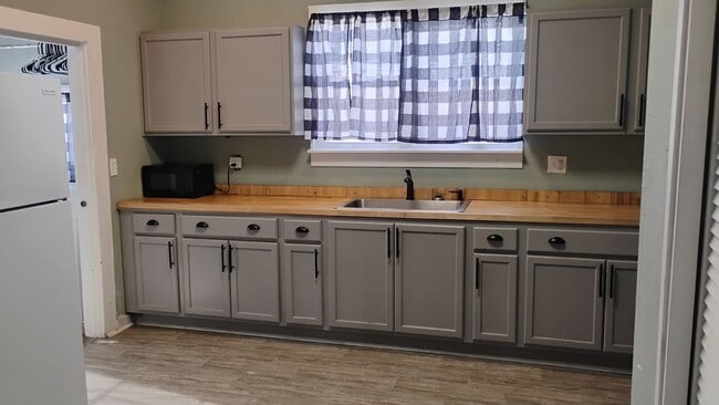 Foto del edificio - Single Family Home