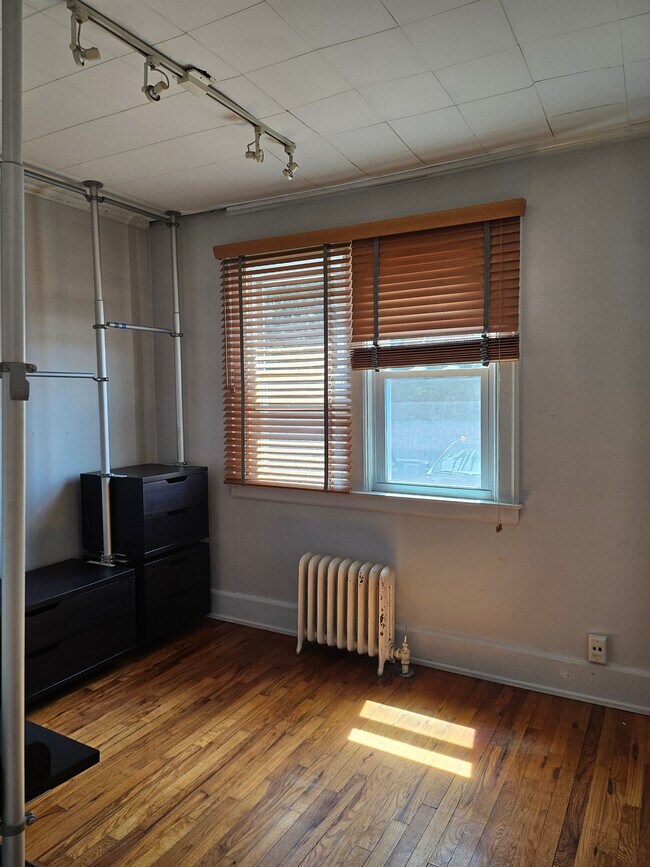 Foto del edificio - 891 Beaconsfield Ave